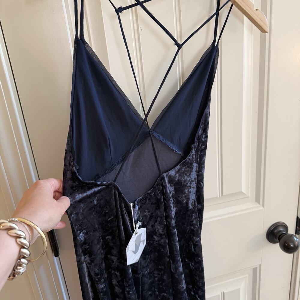 NWT Paper Crane Crushed Velvet Navy Blue Slip Dress Women’s Size Small - Picture 5 of 15